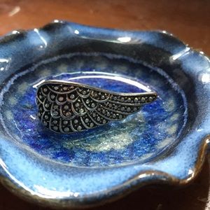Angel wing ring